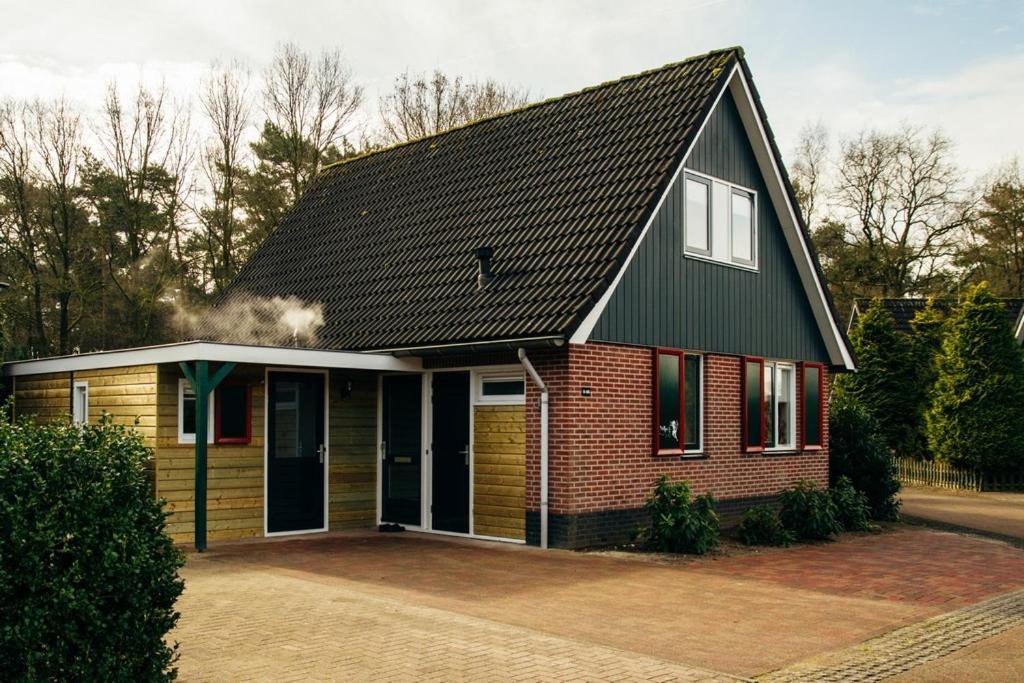 Groepsaccommodatie Kom In De Bedstee Sprookje Winterswijk Exterior photo
